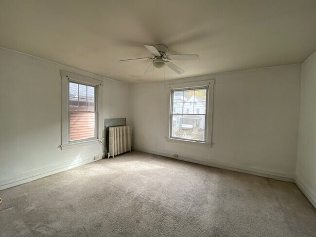 Building Photo - Pedrosa -713-715 Linden Avenue