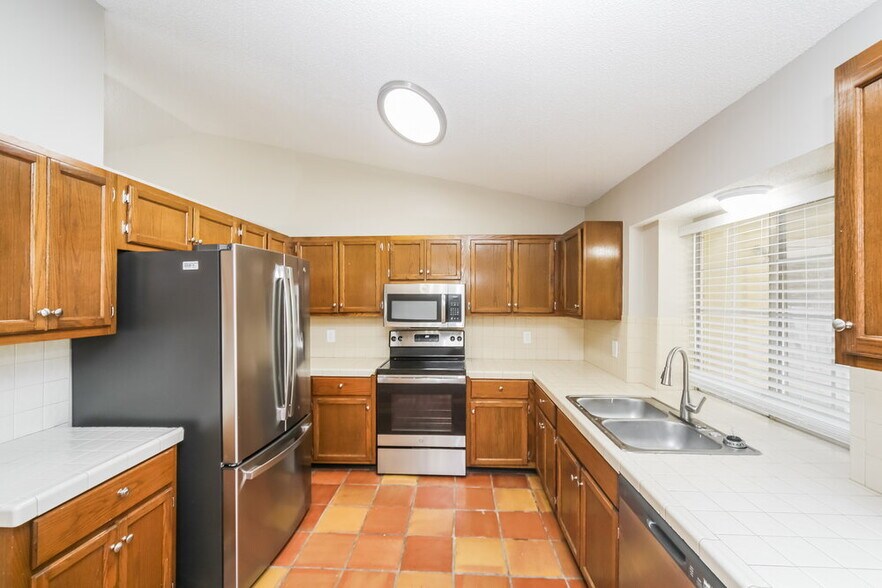 Building Photo - 7203 Atterbury Cir E