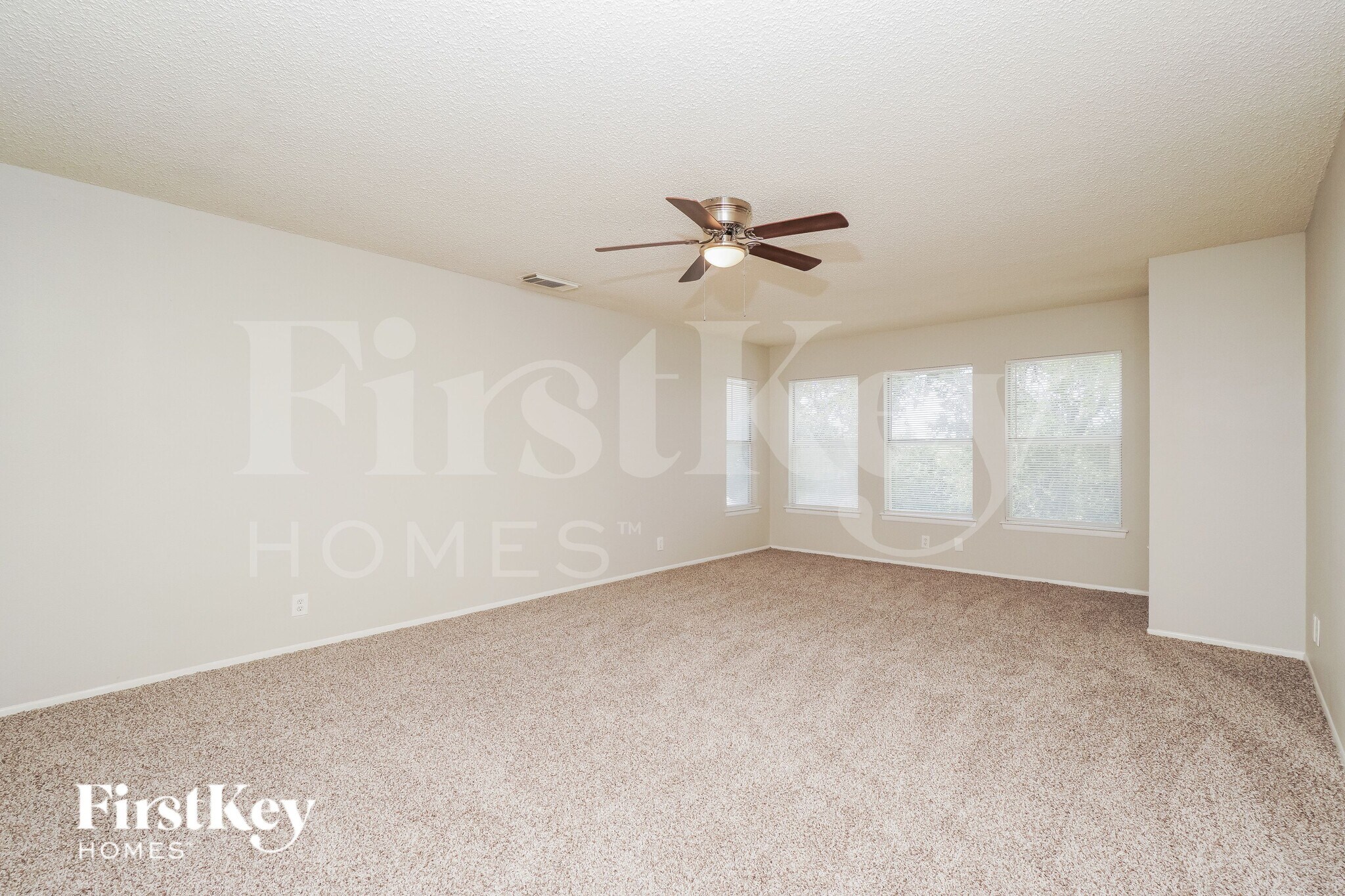 Building Photo - 14219 N Hills Village Dr