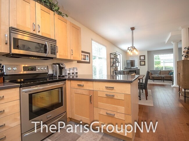Building Photo - Exceptional Kirkland TH – Gorgeous Upgrade...