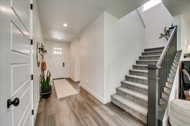 Building Photo - Beautiful 4 Bedroom Home - Nampa