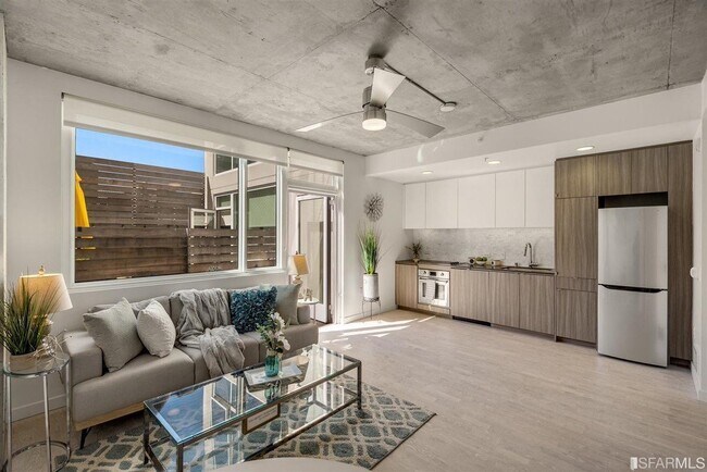 Building Photo - 45 Bartlett St