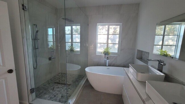 Building Photo - 2345 Spanish Wells