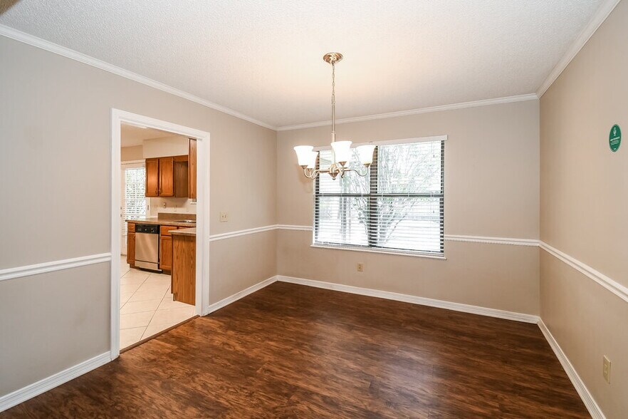 Building Photo - 970 Sandstone Dr