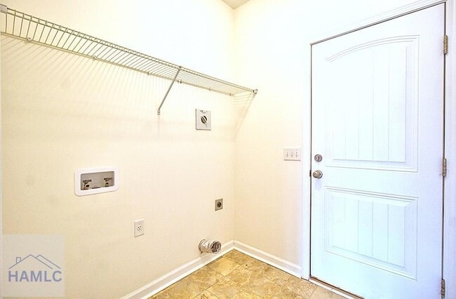 Building Photo - 452 Huntington Dr