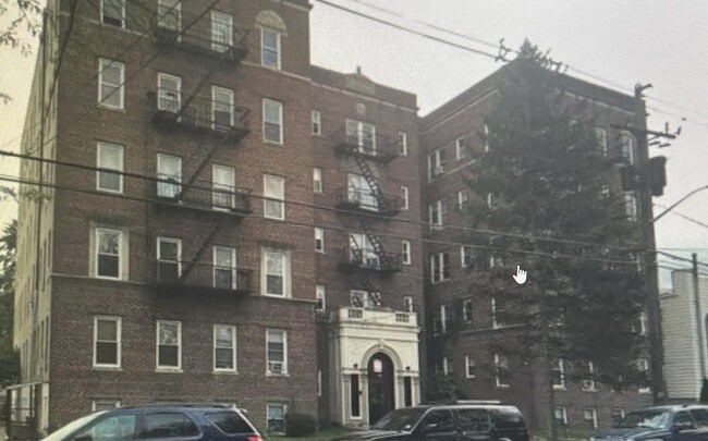 Building Photo - 758 Jersey Ave