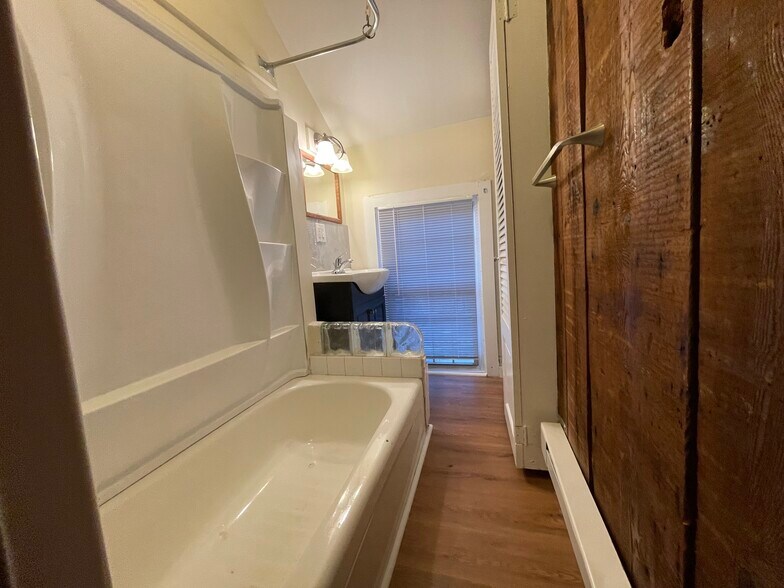 Bathroom - 3 Boswell Ave