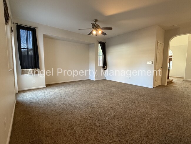 Building Photo - 3055 Brunnet Ln