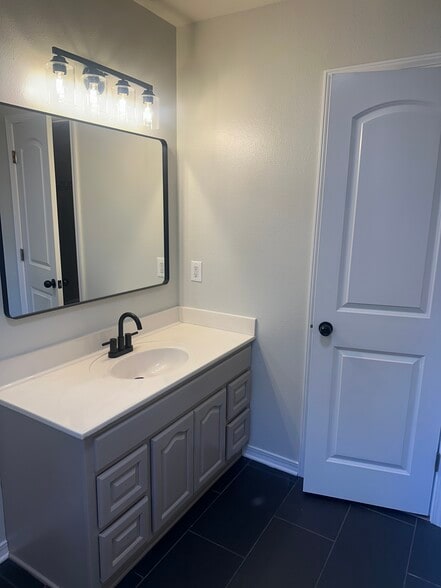 Master Bathroom - 18643 E Hammond St