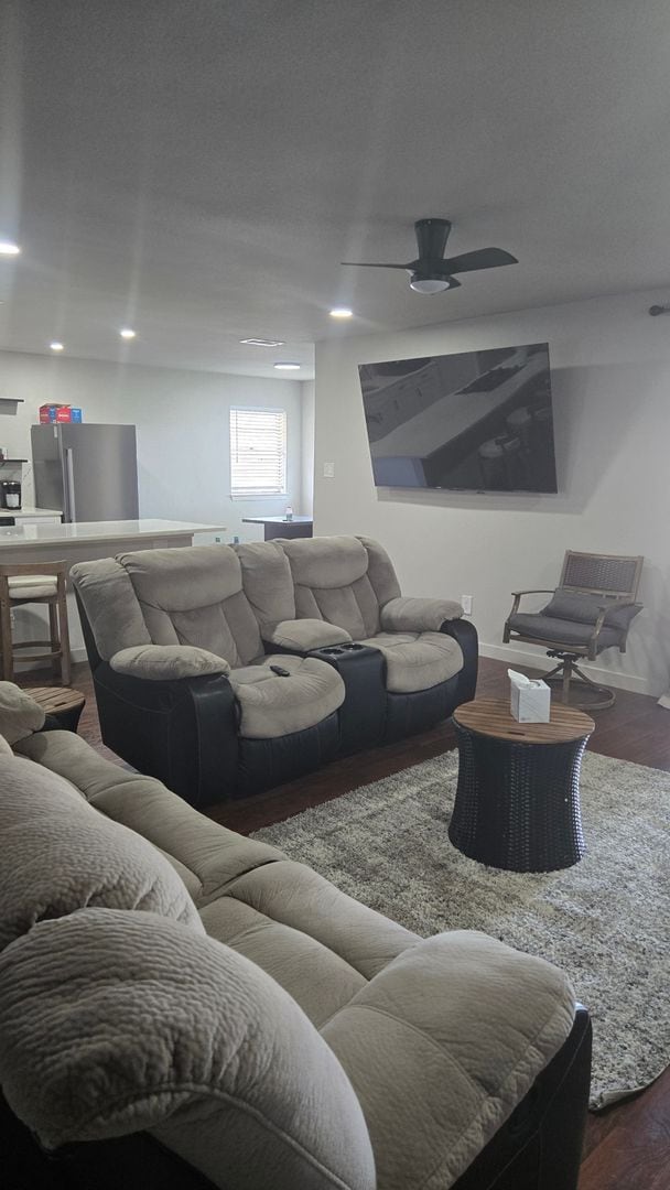 Building Photo - Spacious 4BR House in Dallas