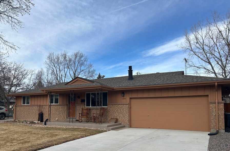 Building Photo - 10933 W 67th Pl