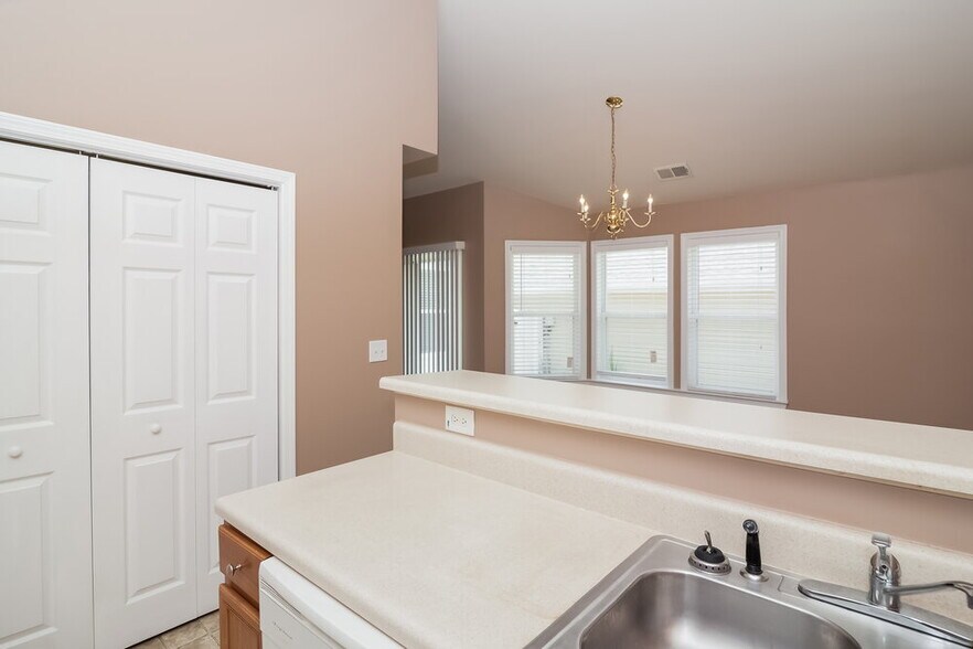 Building Photo - 164 Highland Falls Dr