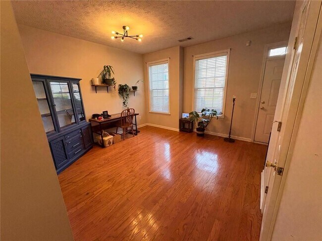 Building Photo - 3082 Kentmere Dr