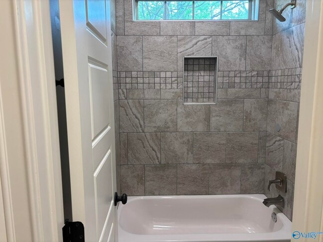 Building Photo - 317 Rosemont Rd SE