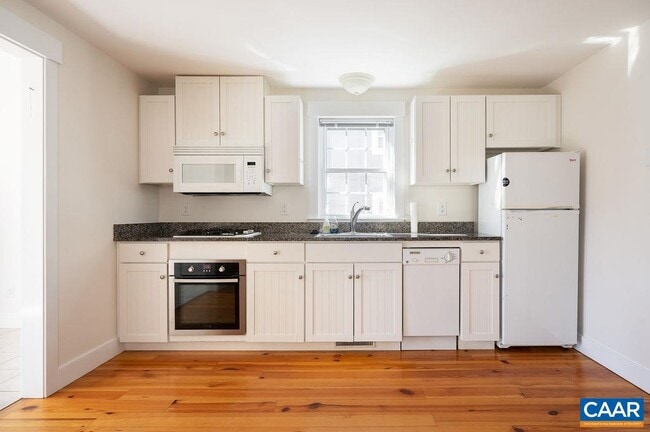 Building Photo - 614 Belmont Ave