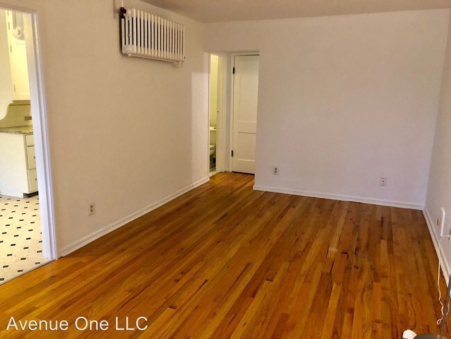 Building Photo - 4225 Brooklyn Ave NE