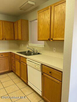 Building Photo - 301 N Brentwood Ave