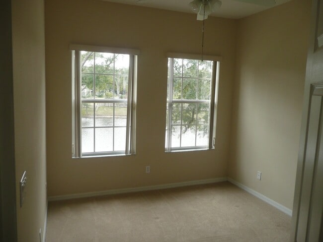 Building Photo - 808 Challis Point