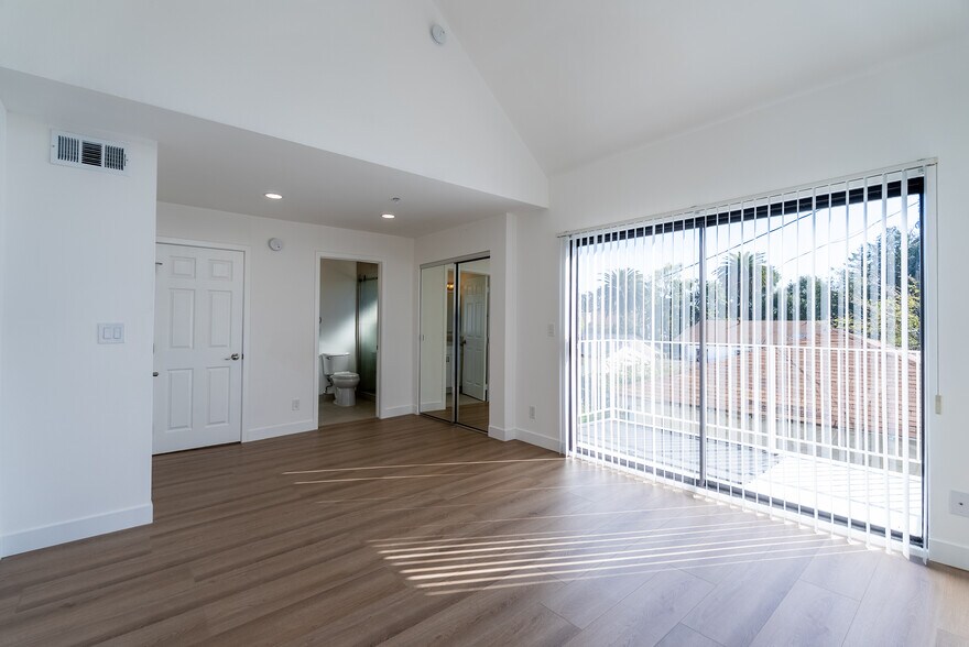 Building Photo - 123 S Roosevelt Ave