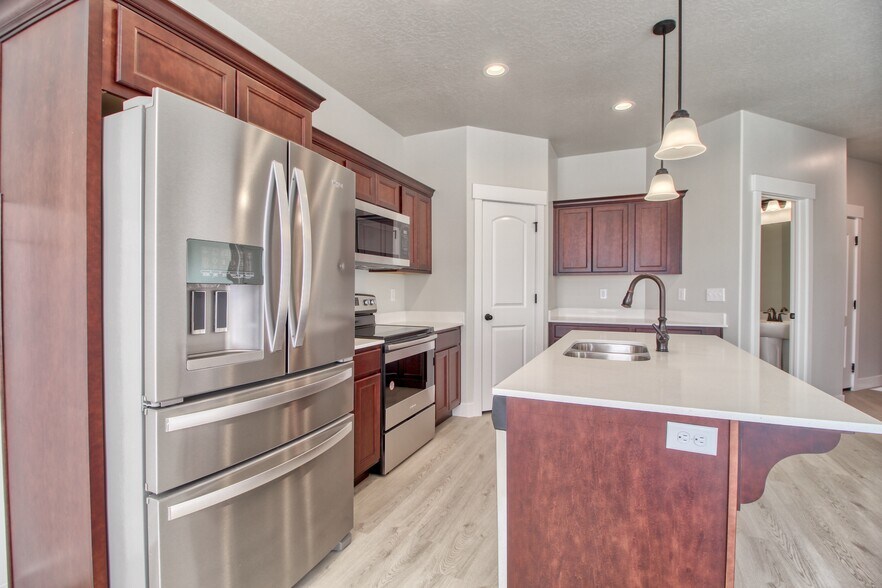 Building Photo - 2020 N 3830 W