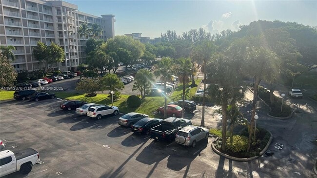 Building Photo - 2671 S Course Dr
