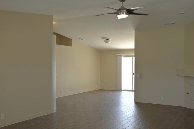 Building Photo - 43730 Louisiana St