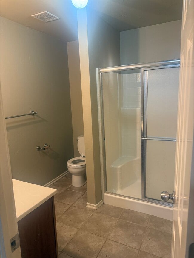 Building Photo - 3705 Matthew Dr