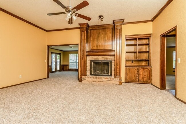 Building Photo - 708 Cactus Ct