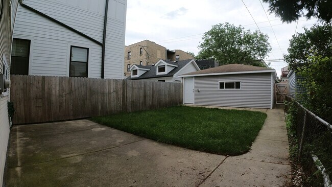 Building Photo - 4219 N Albany Ave