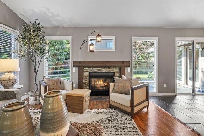 Building Photo - 11909 W Patrina Dr