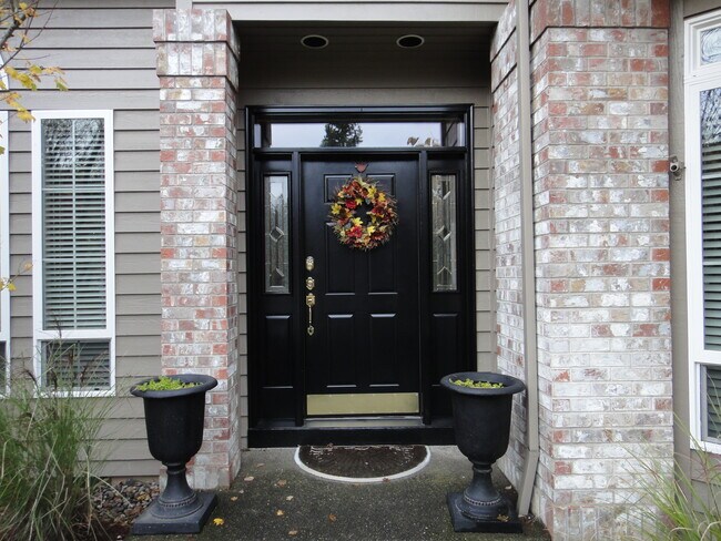 Building Photo - 17083 SW Arbutus Dr