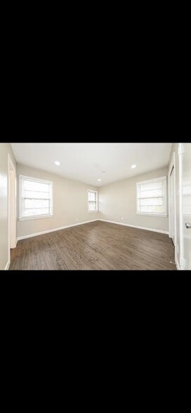 Building Photo - 15185 McDonald Dr