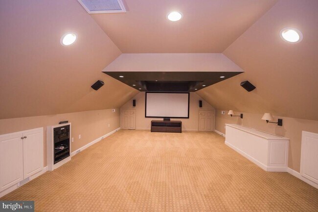 Building Photo - 5482 Royal Mile Blvd