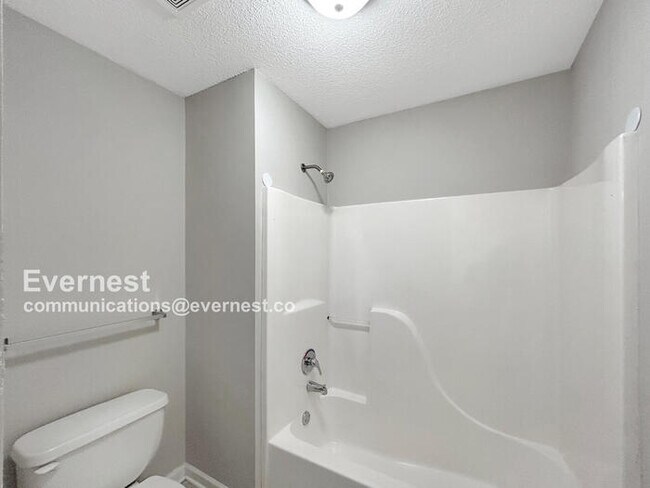 Building Photo - 9136 Bentley Woods Dr