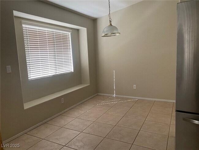 Building Photo - 355 Yacht Ave