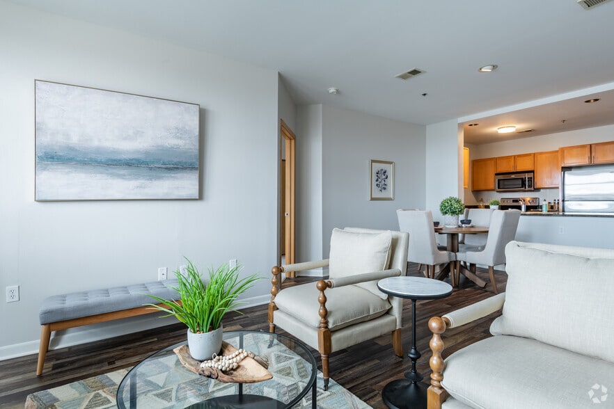 Bayshore Place 5699 N Centerpark Way Glendale WI 53217 Apartment Finder