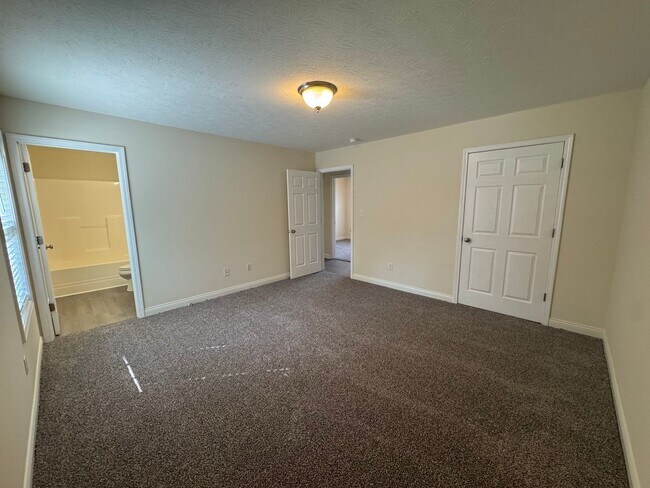 Building Photo - Spacious three bedroom, two bathroom home
