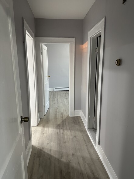 Building Photo - 15 Willard St