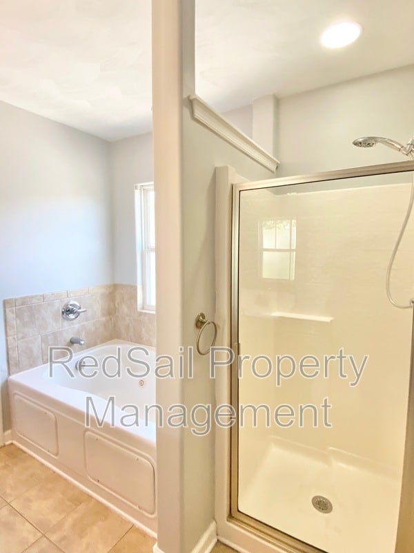 Building Photo - 9 Rockingham Dr