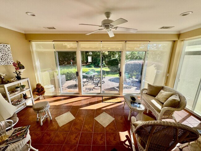 Building Photo - 120 Coburn Dr W