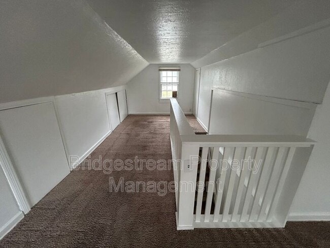 Building Photo - 2152 Meriline Ave