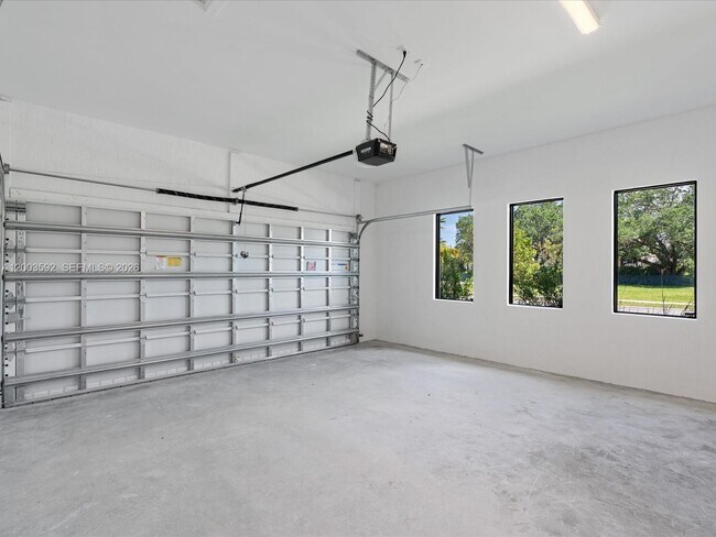 Building Photo - 19602 NE 14th Ct
