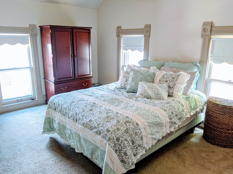 Master Bedroom - 128 S Main St