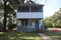 Building Photo - 600 1/2 Gypsum Ave