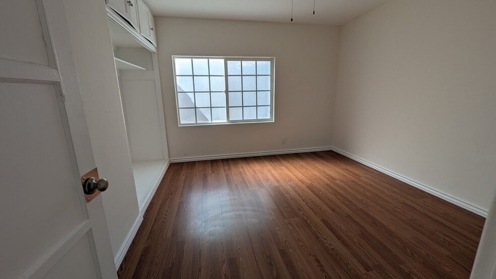 Building Photo - 312 W Olive St