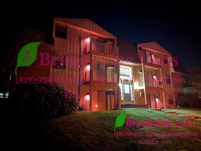 Building Photo - 587 Bailey Dr