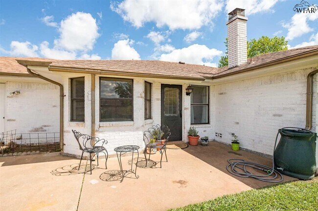 Building Photo - 4319 Crestview