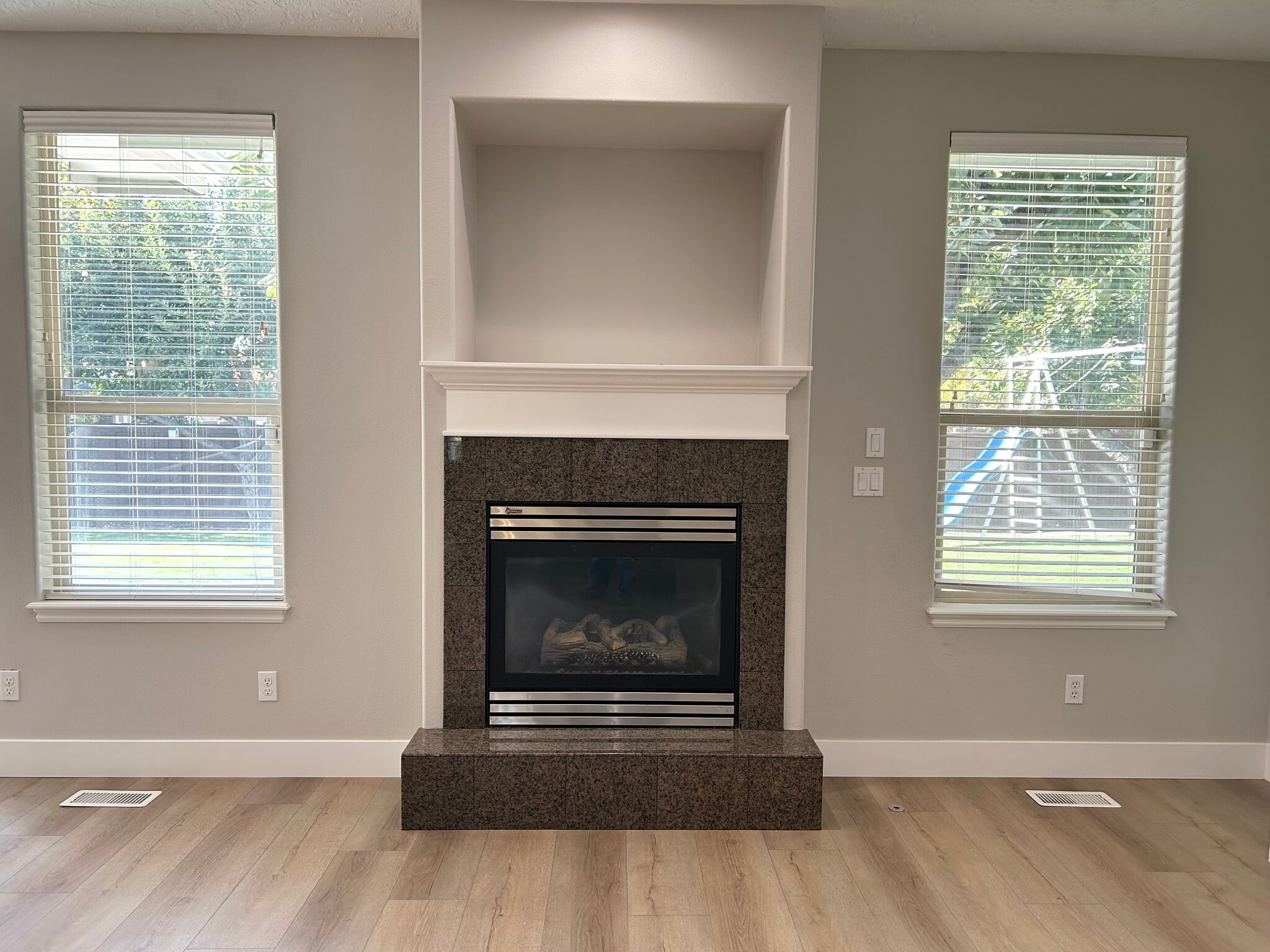 Building Photo - 5535 N Lolo Pass Ave