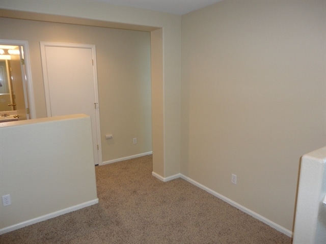 Building Photo - 201 Stagecoach Ln