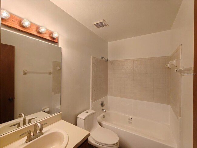 Building Photo - 830 SW 56th Terrace